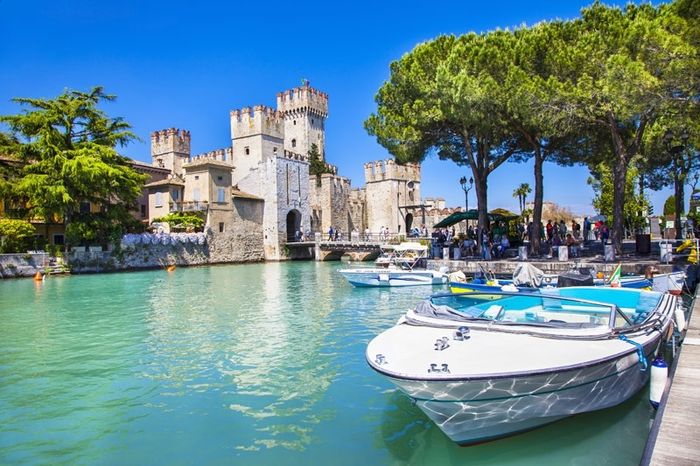 Lake Garda, Sirmione: Flights & Acc' for 3ppl