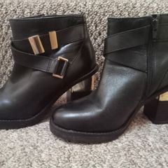 River Island black ladies boots, Size 4