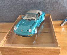 Welly Porsche 911 Carrera Cabriolet (993) 1:24 Diecast Model