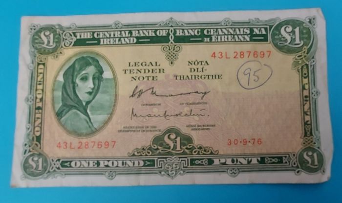 Irish 1970's 6 X Lavery One pound banknotes in Fine condition