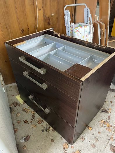 ground kitchen units