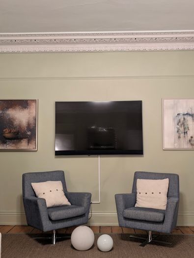 Sky Glass TV (Gen 1) 65" Green (rare). Immaculate!
