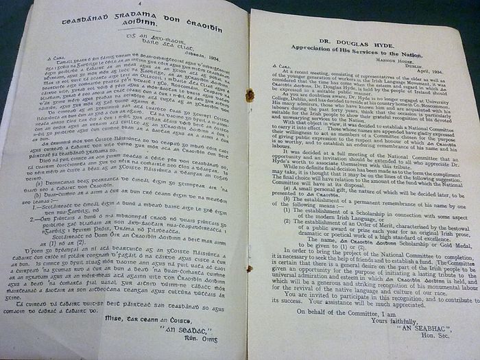 Pamphlet for creating a fund to make a presentation to Dr. Douglas Hyde An Craoibhin Aoibhinn