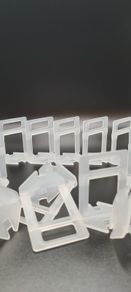 Levelling clips for 20mm Tiles or slabs