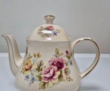 Vintage Sadler Tea Pot