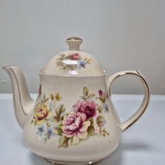 Vintage Sadler Tea Pot
