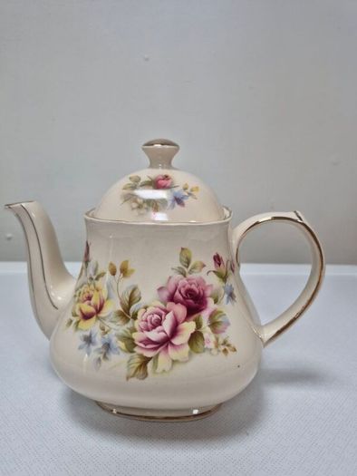 Vintage Sadler Tea Pot