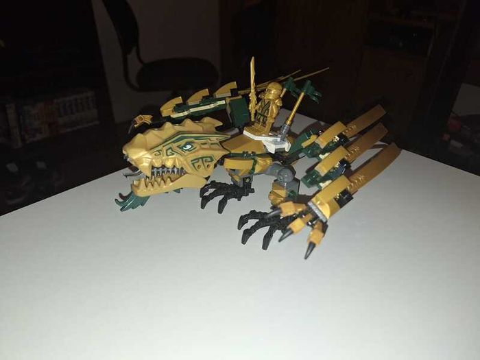 Lego set 70503 The Golden Dragon
