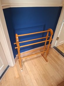 Towel rack
