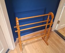 Towel rack
