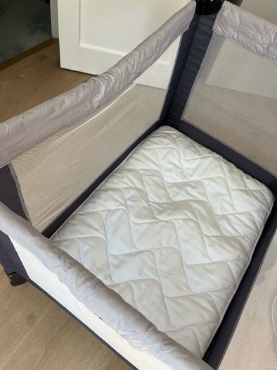 travel cot