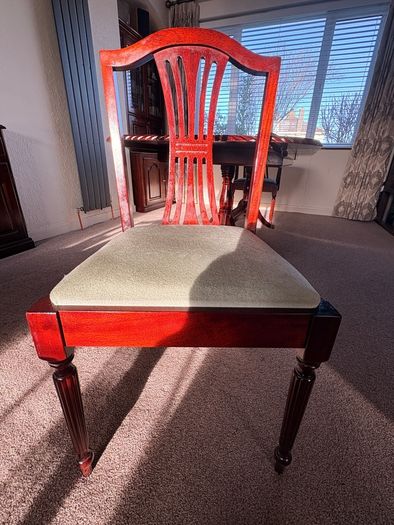 Large Mahogany Dining Table and Chairs (6x) - Expandable / Excellent Condition