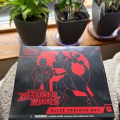 Pokemon Scarlet & Violet Destined Rivals ETB