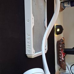 White NZXT Kracken X53 RGB 240mm