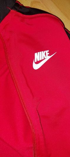 Boys red and black Nike Tracksuit. size m/137-147cm