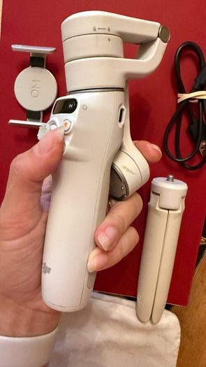 DJI Osmo Mobile 6, 3-Axis iPhone Gimbal, Platinum Grey