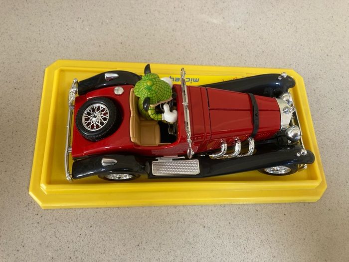 Disney Mickey Mouse Mercedes SSKL 1/24 Burago