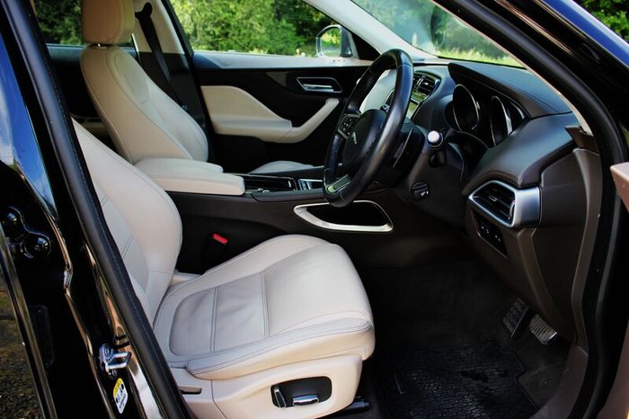 Jaguar F- PACE AWD Prestige Limited Edition AUTO/F.S.H.