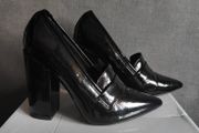 Black Shiny leather Court shoes size 40