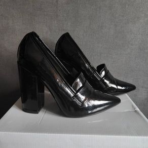 Black Shiny leather Court shoes size 40