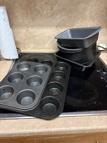Assorted Bakeware