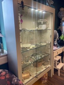 Display cabinet with lights