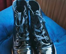 pavers black boots