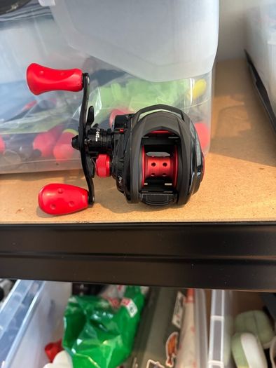 baitcaster reel