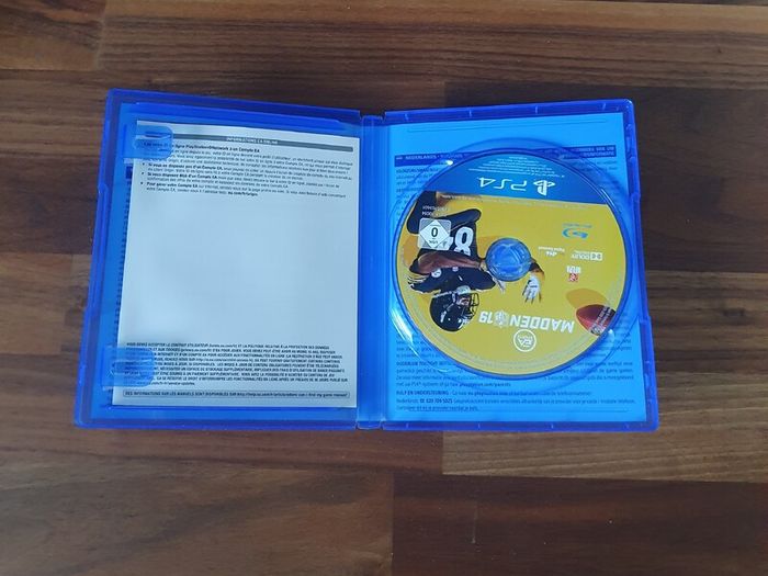 Madden 19 PS4 - French case plays in English - PlayStation 4