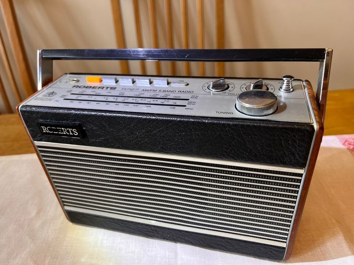 Radio Roberts R727
