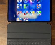 iPad Pro 3rd Gen 256GB 12.9" + Apple Keyboard Case + Apple Pencil