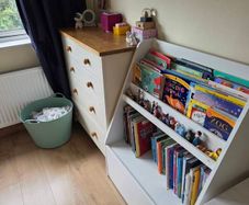 childrens book shelf