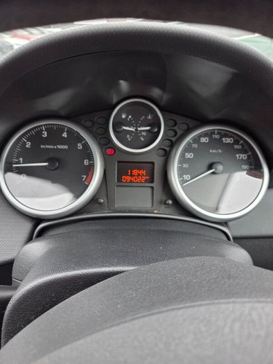 Peugeot 207 2008 - low mileage