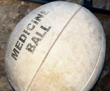 5kg leather old school medicine ball