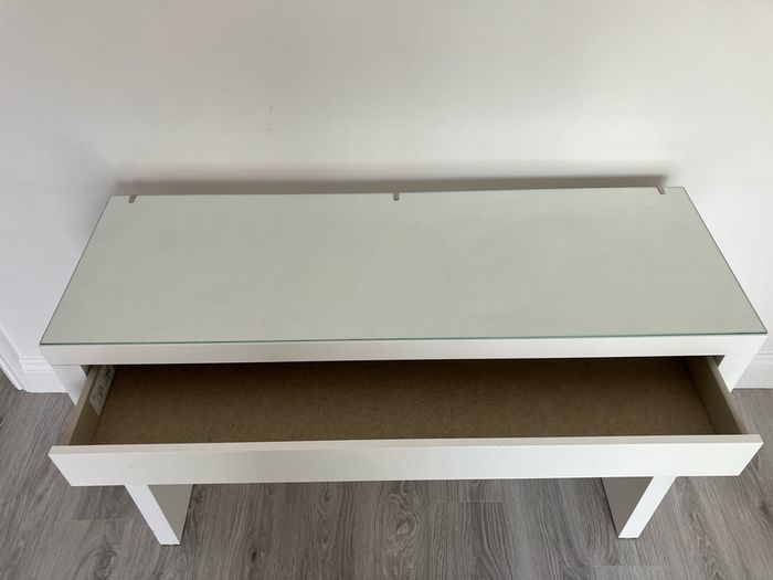 Dressing table