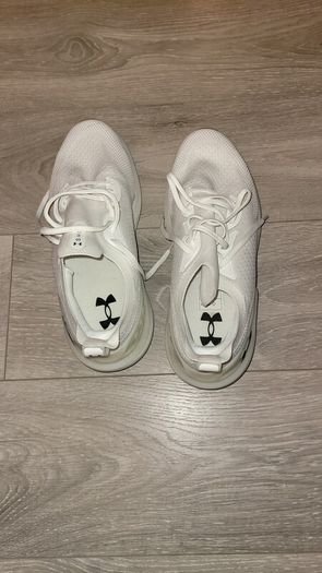 Under armber runners size 11