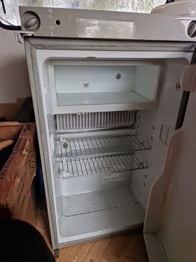Dometic 77l caravan fridge/freezer