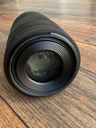Canon RF 100mm f/2.8L Macro IS USM Lens
