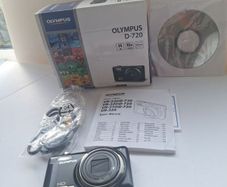 Olympus D-720 Digital Camera Boxed