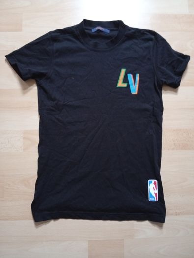 LV T-shirt ((kids Age 10-11yrs Immaculate))
