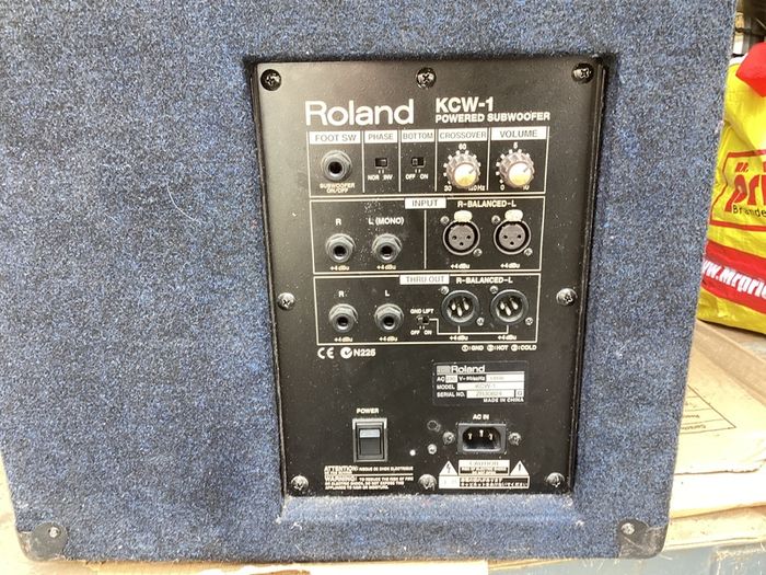 Roland Active Powered Subwoofer 200 Watts Speaker with inbuilt Amp in Excellent Condition.