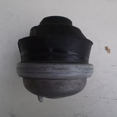 Mercedes Engine Mount.