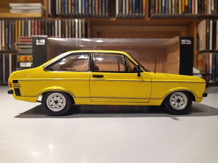 Ford Escort 1600 Sport 1975 Mk2 - 1/18 - New in Box