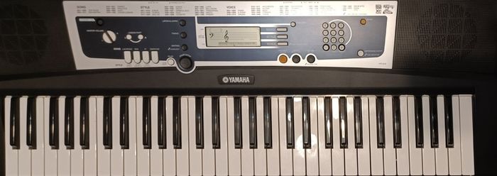 Yamaha portable piano keyboard YPT-210