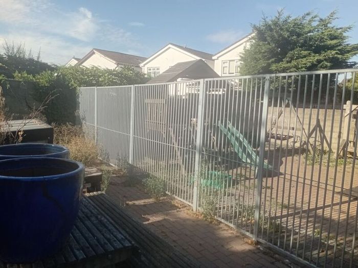 dog run fencing panels