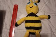 hand knitted bee
