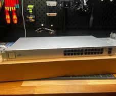 Ubiquiti UniFi 24-Port Gigabit Managed Switch (US-24) - Boxed