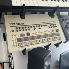 Roland TR-909