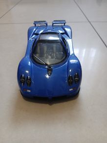 Pagani Zonda 1:24 Die-Cast - Opening Doors & Engine - Like New