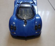Pagani Zonda 1:24 Die-Cast - Opening Doors & Engine - Like New
